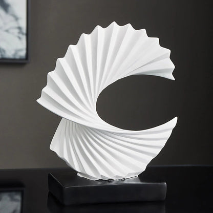 Stilvolle Halbmond-Skulptur – Elegante Mond Deko für Zuhause & Büro