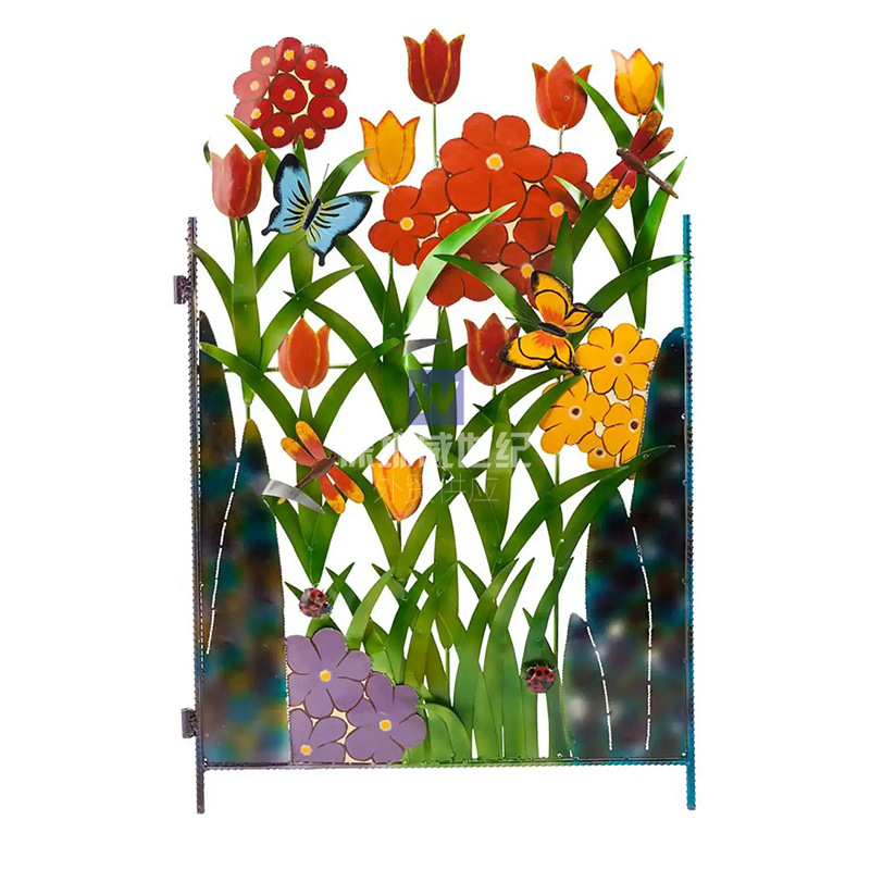 Bunte Gartenzaun Dekoration mit Blumen und Schmetterlingen – Metallzaun für Garten und Terrasse