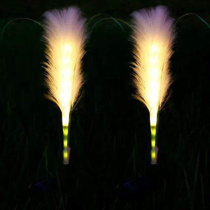 Dekorative Rattan Gartenbeleuchtung – Solar-Lampe im Grasdesign für den Außenbereich