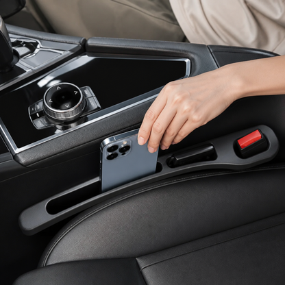 Universeller Autositz-Spaltfüller mit Aufbewahrungsfunktion für ein ordentliches Fahrzeuginnere