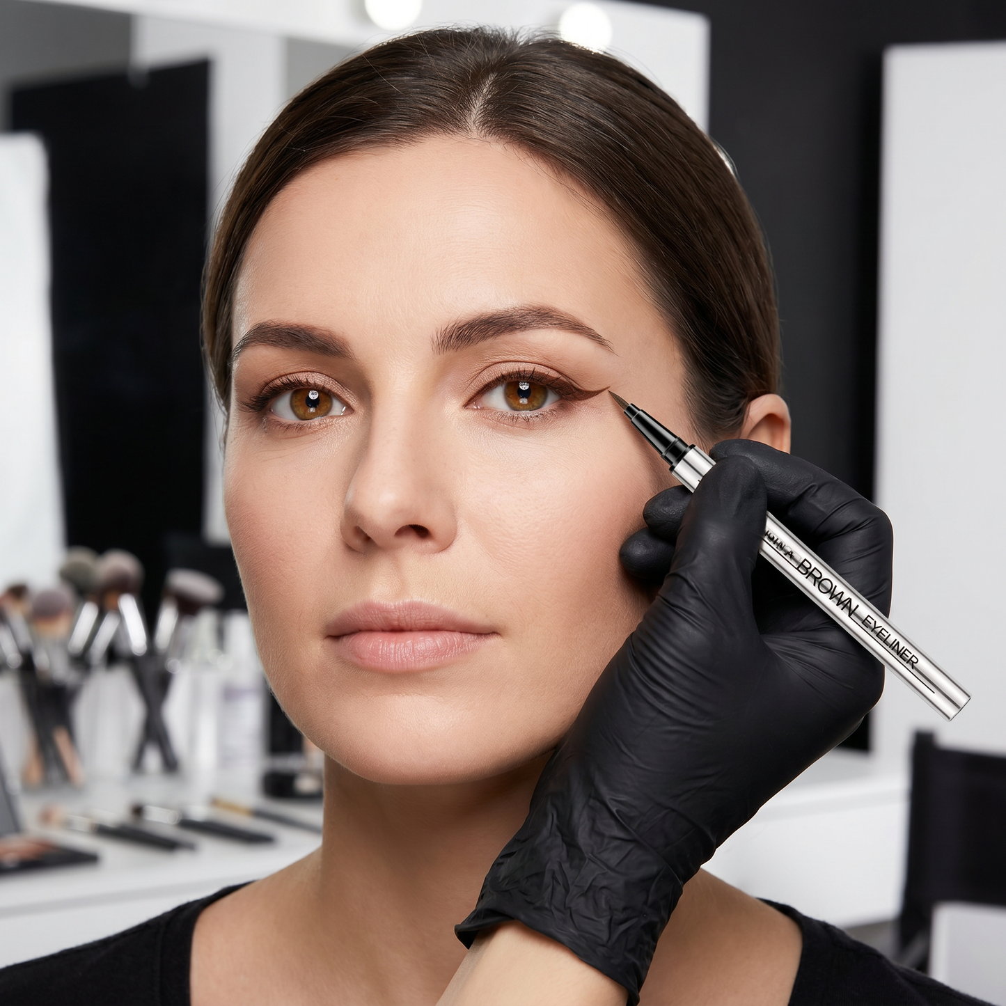 Ultrapräziser, wasserfester Flüssig-Eyeliner-Stift